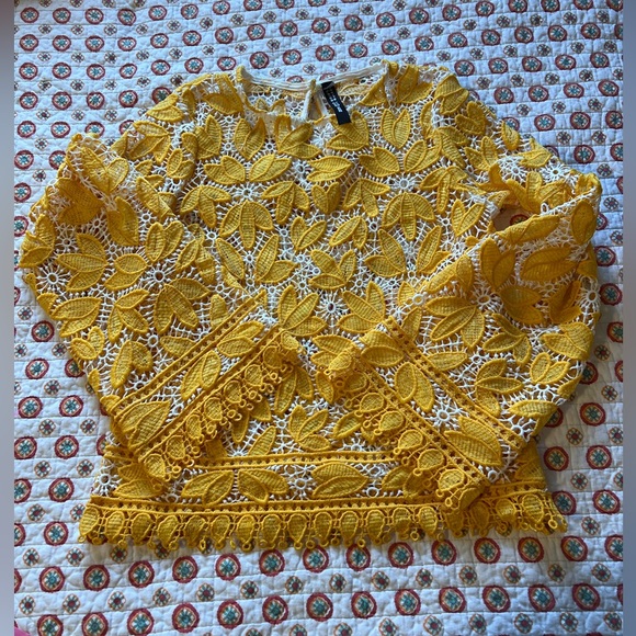 Lord & Taylor Tops - Lord & Taylor Yellow White Floral Lace Bell Sleeve Mod Blouse size small